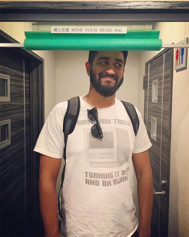 20 Times People Traveled To Japan And Realized They’re Too Tall For It