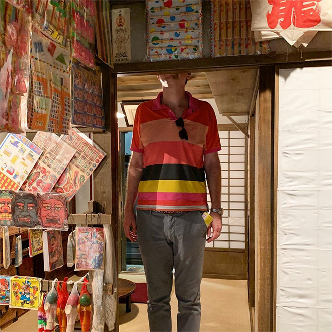 20 Times People Traveled To Japan And Realized They’re Too Tall For It