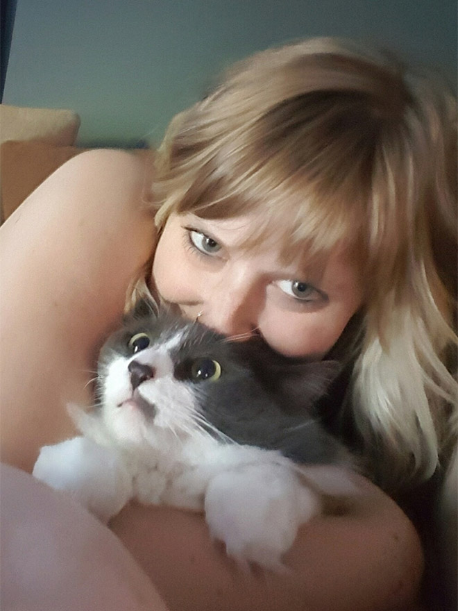 Cats That Don’t Really Want To Cuddle Right Now