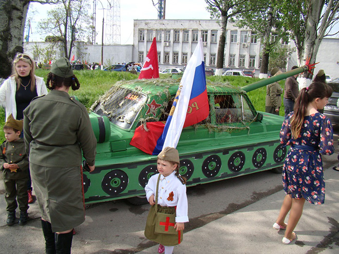 For Some Strange Reason Russians Love To Turn Their Cars Into Tanks
