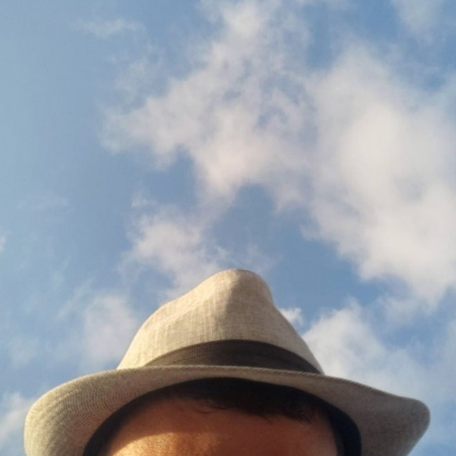 Greek Man Has Been Posting Photos of His Forehead On Instagram For The Last Six Years