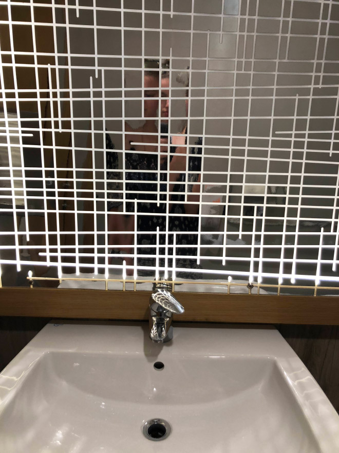 Hilarious Bathroom Mirror Design Fails