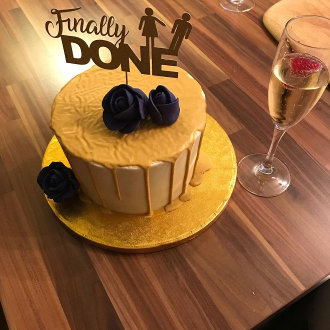 Hilariously Mean Divorce Cakes