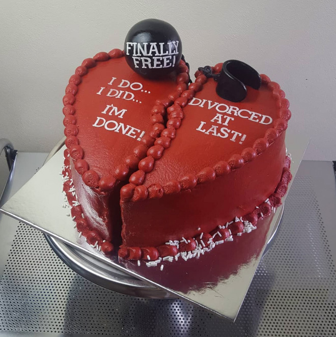 Hilariously Mean Divorce Cakes