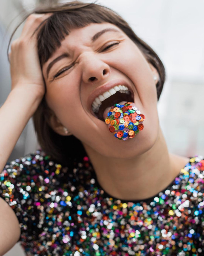Instagram Users Are Licking Glitter For Attention