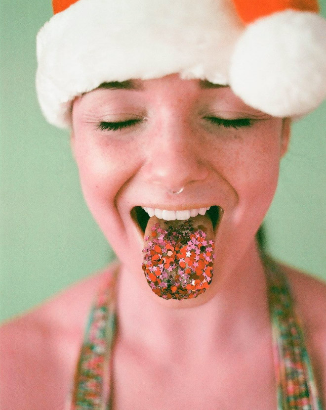 Instagram Users Are Licking Glitter For Attention