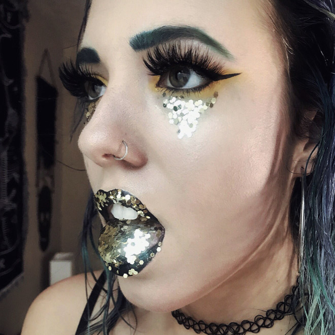 Instagram Users Are Licking Glitter For Attention