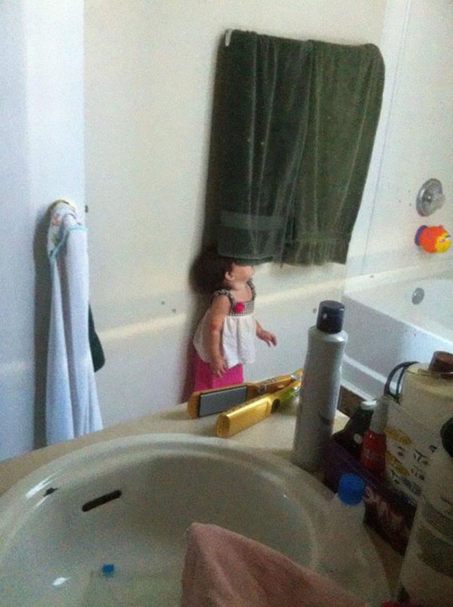Kids Are Hilariously Terrible at Hide And Seek