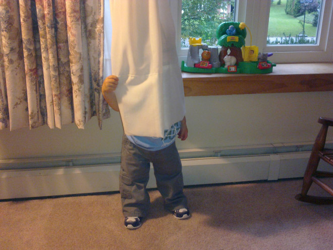 Kids Are Hilariously Terrible at Hide And Seek