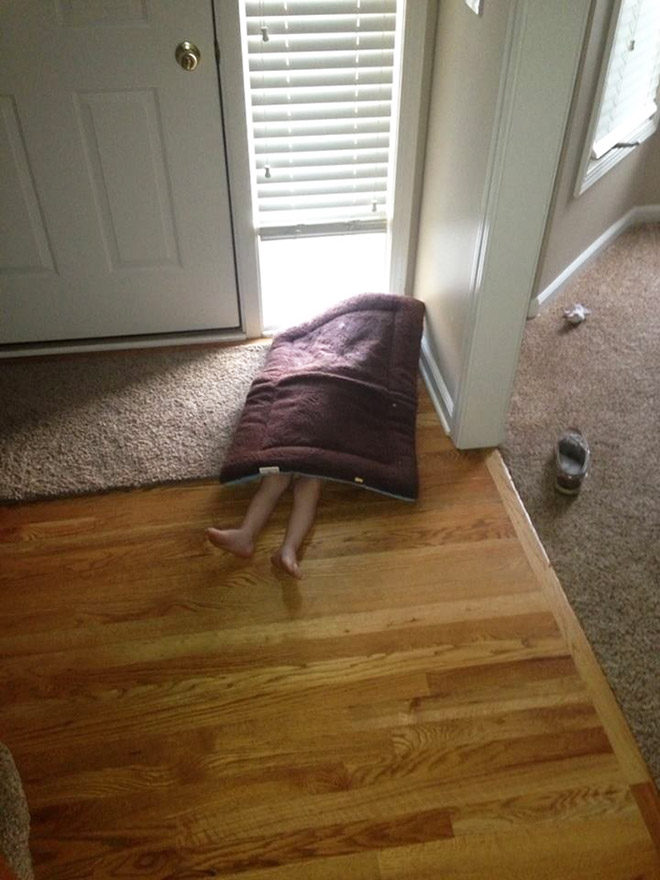 Kids Are Hilariously Terrible at Hide And Seek