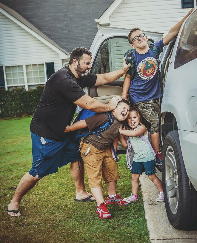 Parents Post That Horrible Moment Their Kids Go Back To School