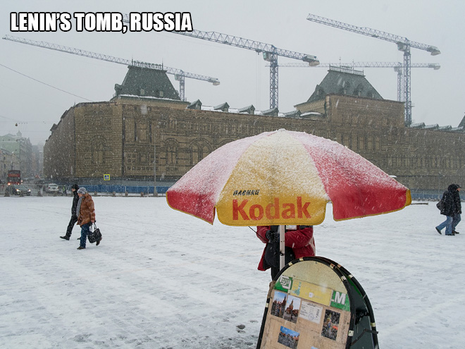 Photographer Visits Famous Landmarks, Faces The Wrong Direction