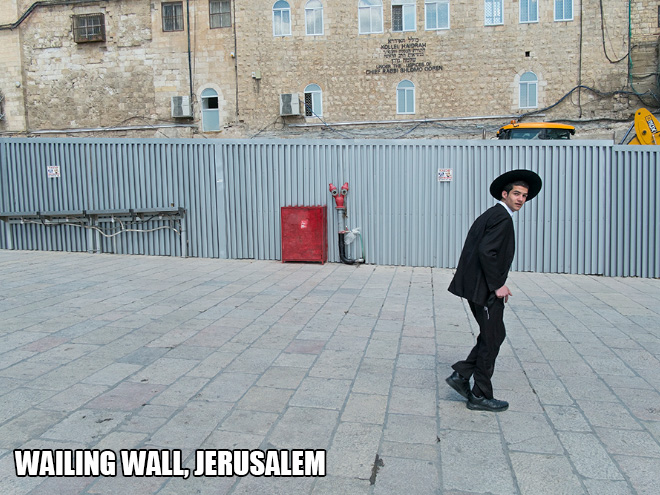 Photographer Visits Famous Landmarks, Faces The Wrong Direction