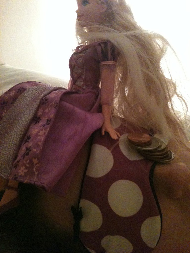 The Art of Balancing Things on Girlfriend’s Head