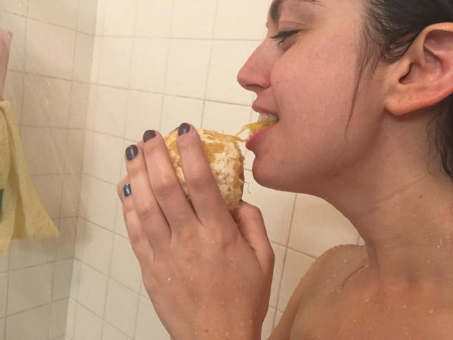 There’s an Online Community Made For People Who Enjoy Showering With Oranges