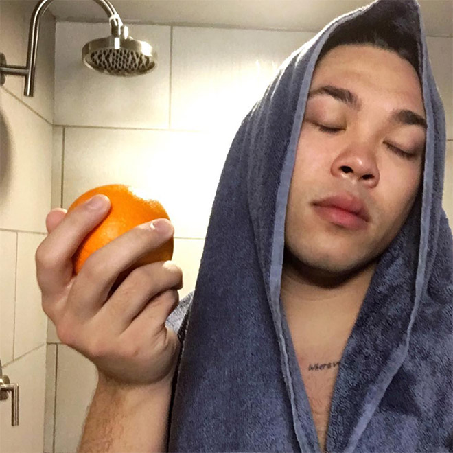 There’s an Online Community Made For People Who Enjoy Showering With Oranges