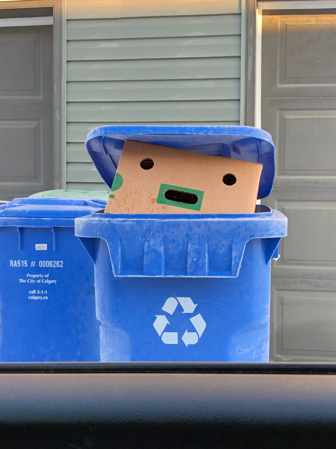 “Things With Faces” Facebook Group’s Members  Are Seeing Faces Literally Everywhere