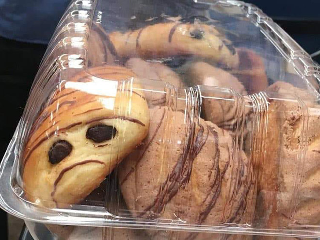 “Things With Faces” Facebook Group’s Members  Are Seeing Faces Literally Everywhere