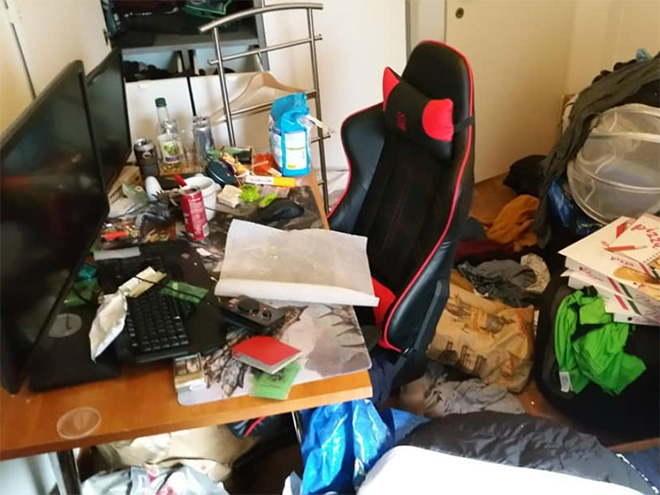 This Is How Some People Actually Work From Home
