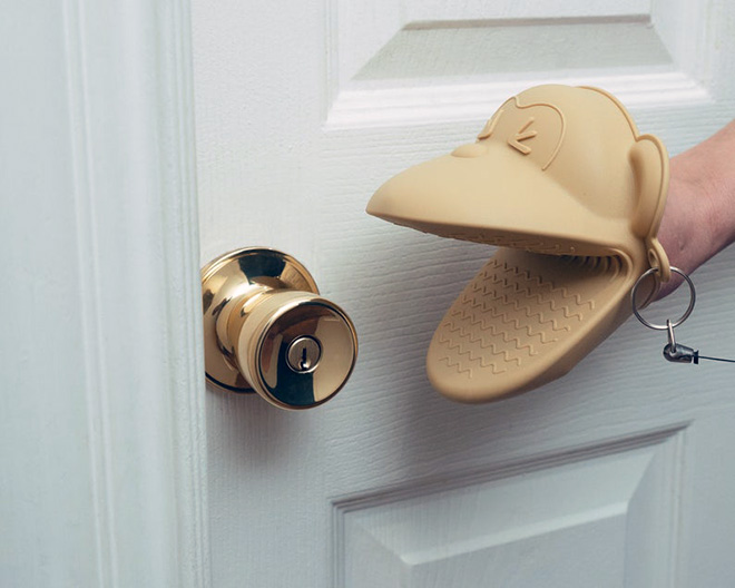 Would You Wear This Portable Retractable Safety Mitt To Help You Not Touch Anything?