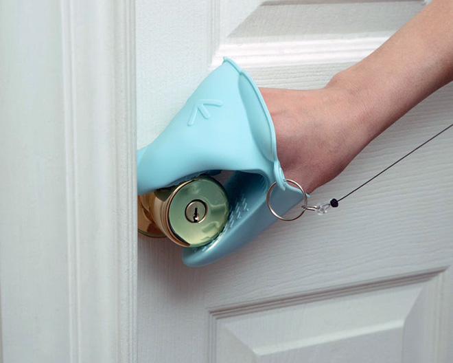 Would You Wear This Portable Retractable Safety Mitt To Help You Not Touch Anything?